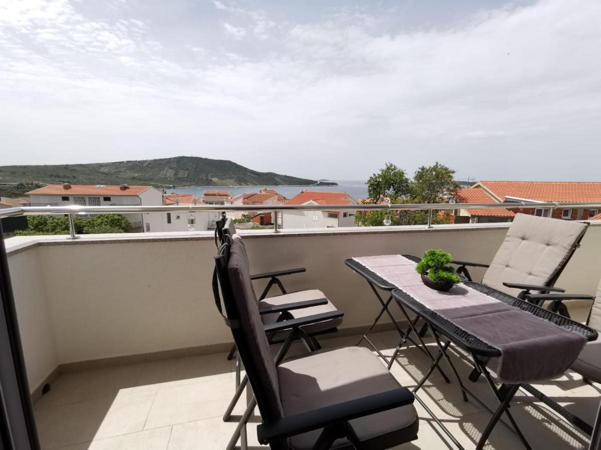 Ristovic Apartment Primosten Exterior photo